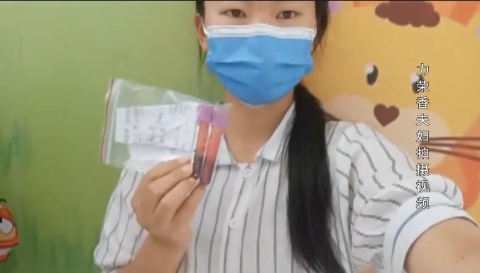 DƬ